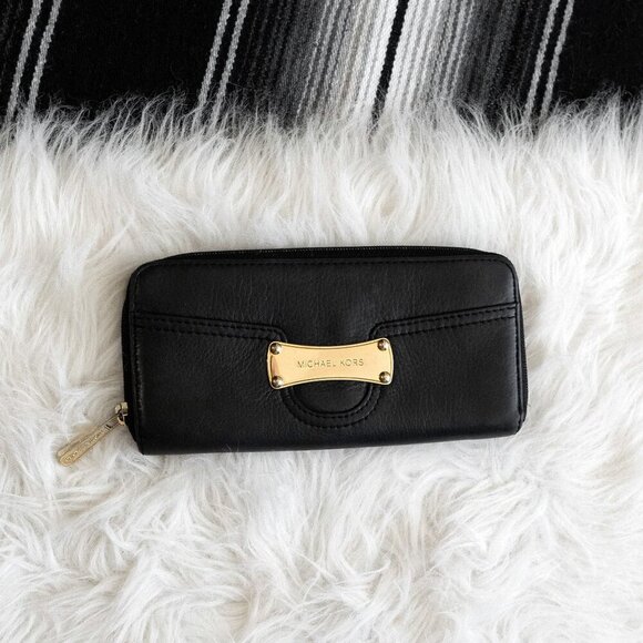 MICHAEL KORS SARATOGA CONTINENTAL ZIP AROUND WALLET - Picture 1 of 14